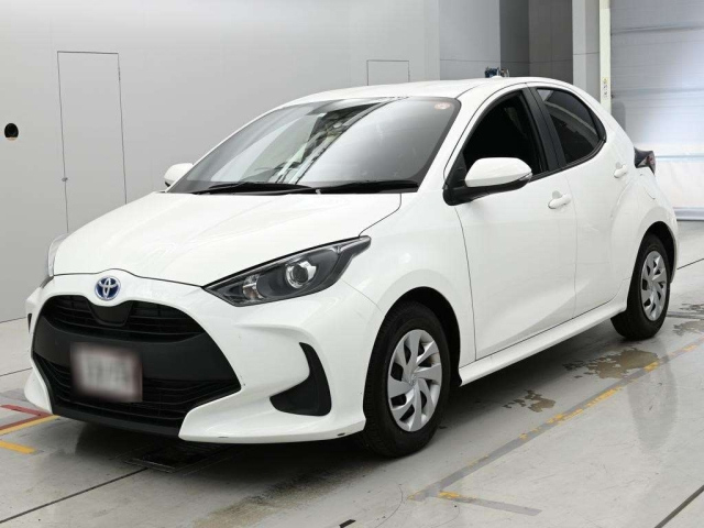 TOYOTA YARIS — фото