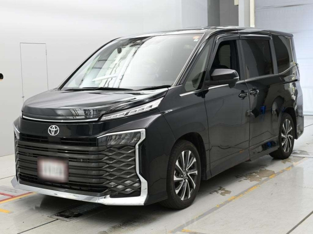 TOYOTA VOXY — фото