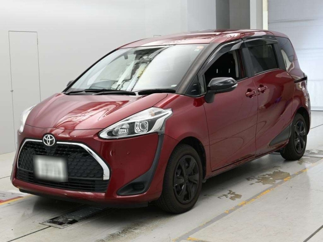 TOYOTA SIENTA — фото