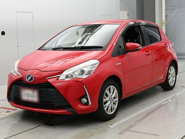 TOYOTA VITZ — фото