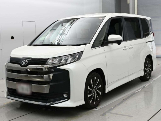 TOYOTA NOAH — фото