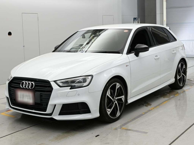 AUDI A3 — фото