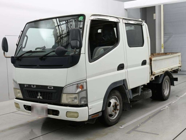 MITSUBISHI CANTER — фото
