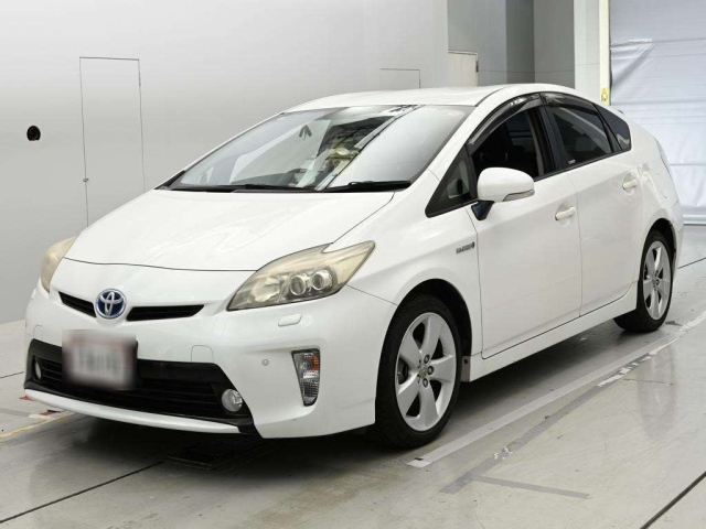 TOYOTA PRIUS — фото