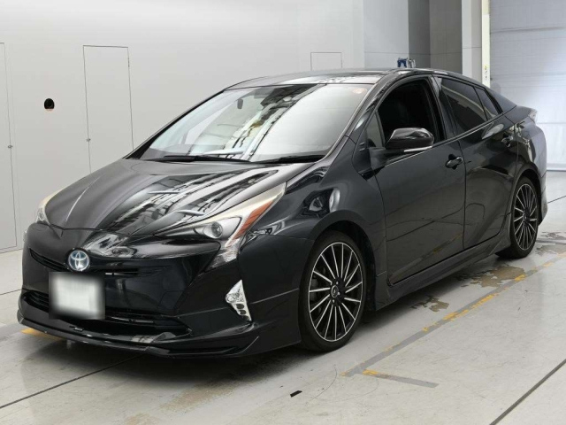 TOYOTA PRIUS — фото