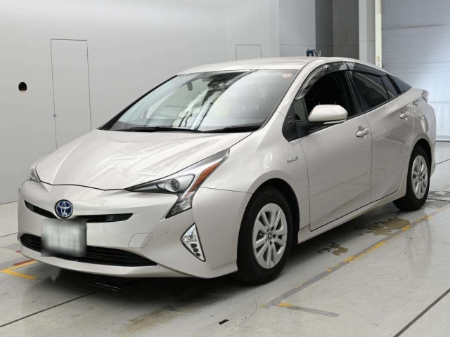 TOYOTA PRIUS — фото