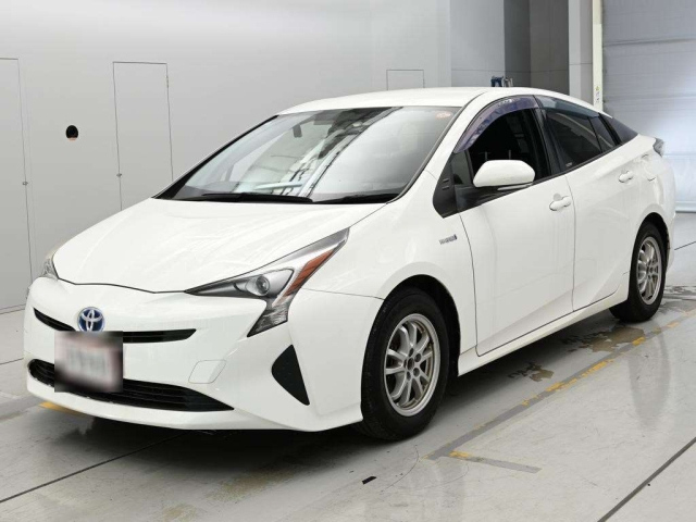 TOYOTA PRIUS — фото