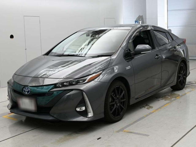 TOYOTA PRIUS — фото