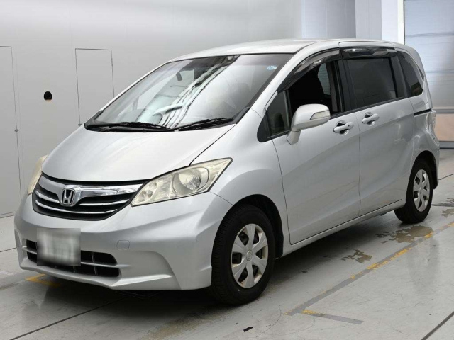HONDA FREED — фото
