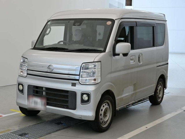NISSAN CLIPPER — фото