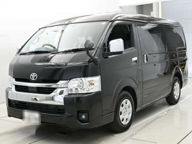 TOYOTA HIACE — фото