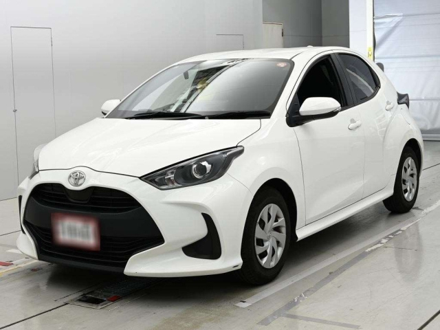 TOYOTA YARIS — фото