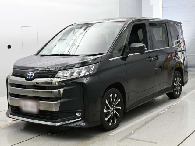 TOYOTA NOAH — фото