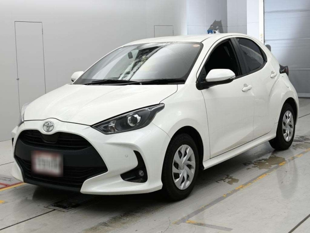 TOYOTA YARIS — фото