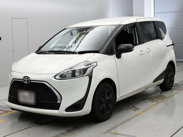TOYOTA SIENTA — фото