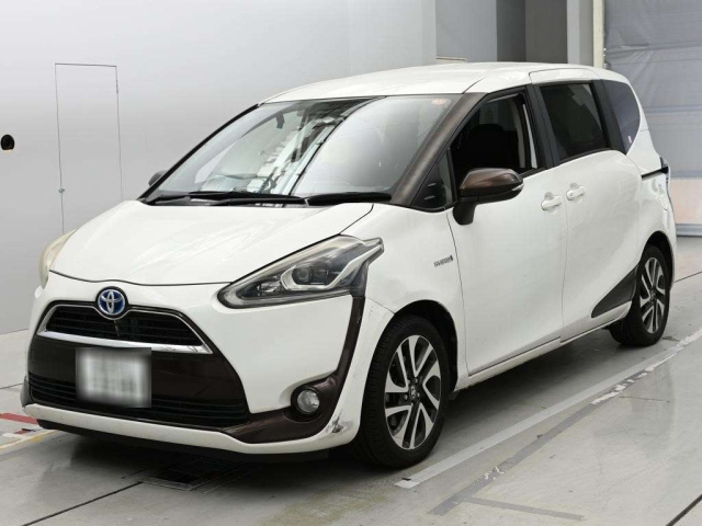 TOYOTA SIENTA — фото