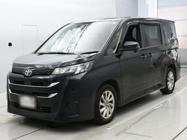 TOYOTA NOAH — фото