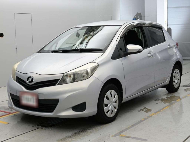 TOYOTA VITZ — фото