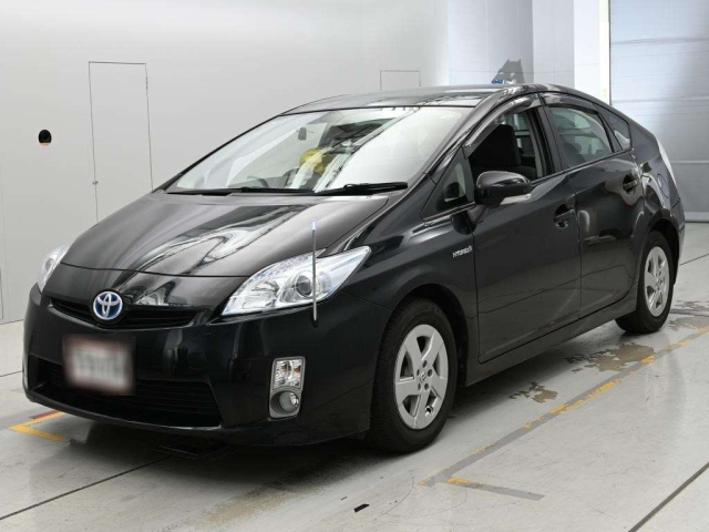 TOYOTA PRIUS — фото