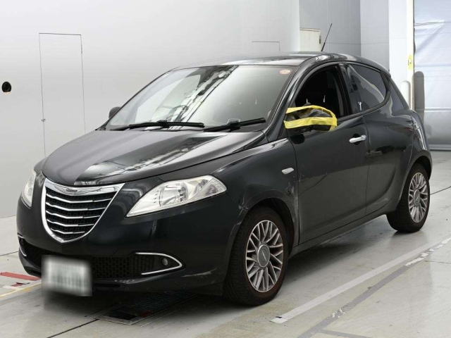 CHRYSLER YPSILON — фото