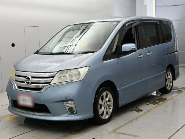 NISSAN SERENA — фото