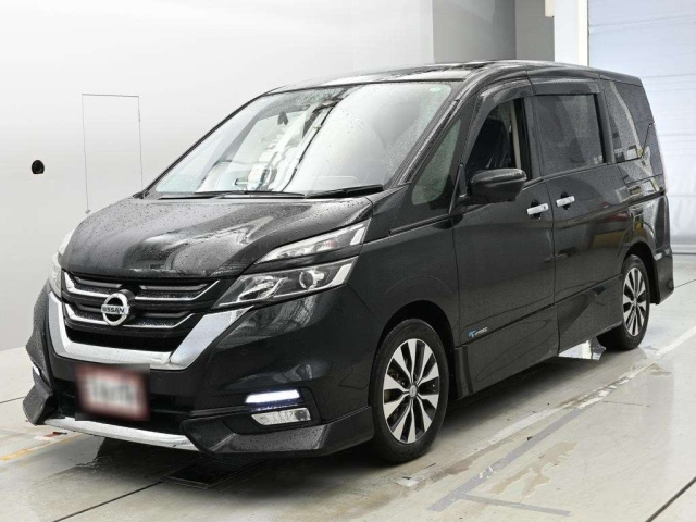 NISSAN SERENA — фото