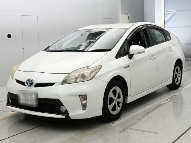 TOYOTA PRIUS — фото