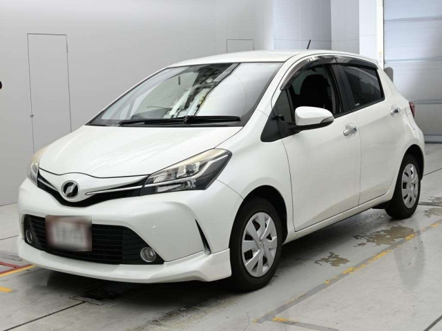 TOYOTA VITZ — фото