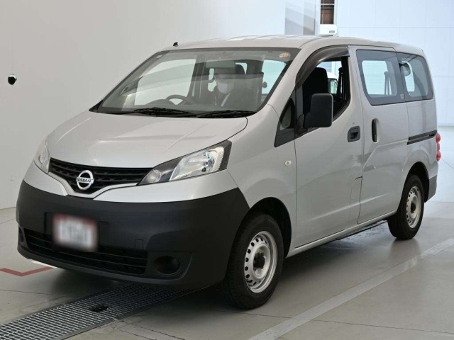 NISSAN NV200 — фото