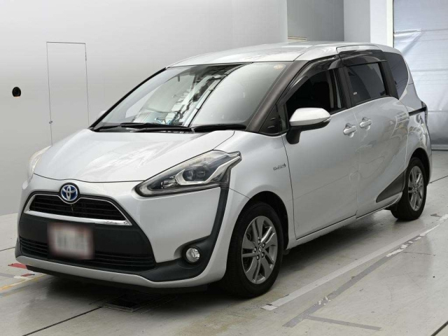 TOYOTA SIENTA — фото
