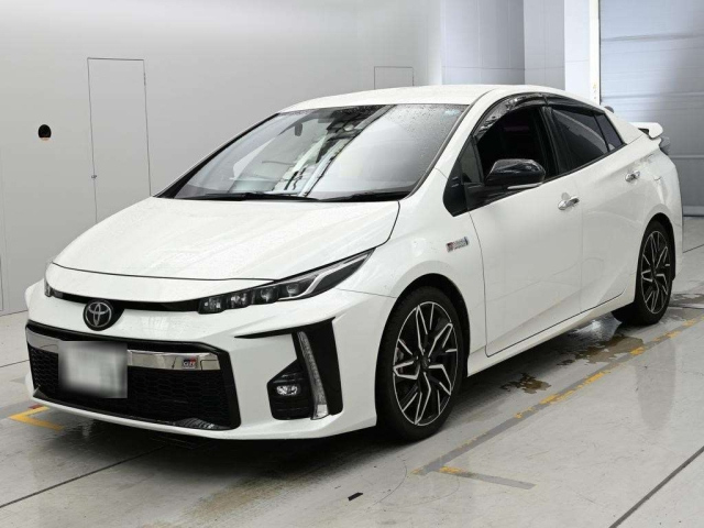 TOYOTA PRIUS — фото