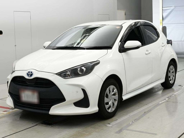 TOYOTA YARIS — фото