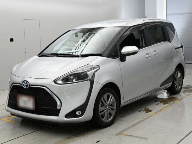 TOYOTA SIENTA — фото