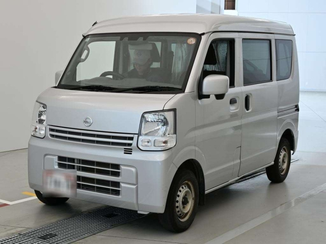 NISSAN CLIPPER — фото