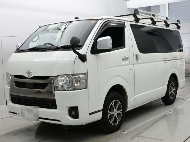 TOYOTA HIACE — фото