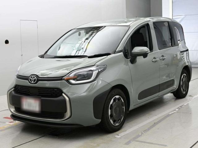 TOYOTA SIENTA — фото