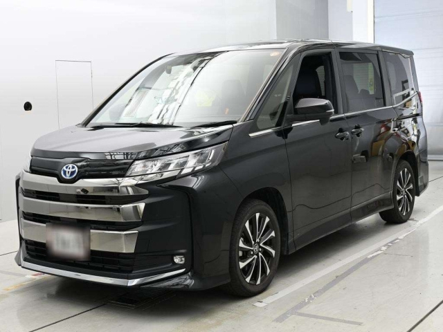 TOYOTA NOAH — фото