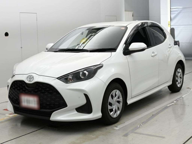 TOYOTA YARIS — фото