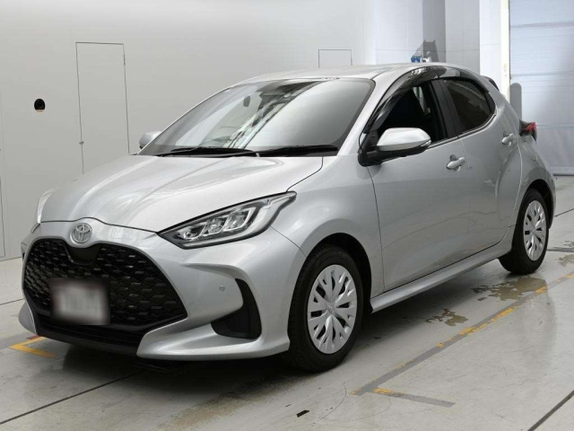 TOYOTA YARIS — фото