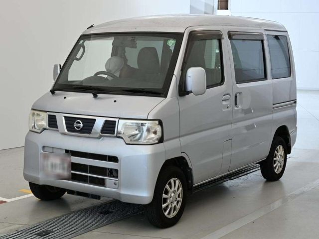 NISSAN CLIPPER — фото