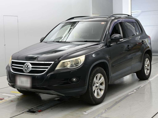 VOLKSWAGEN TIGUAN — фото