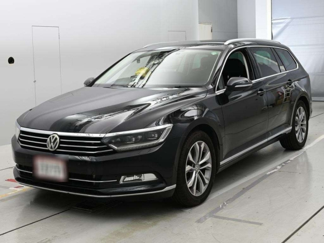 VOLKSWAGEN PASSAT — фото