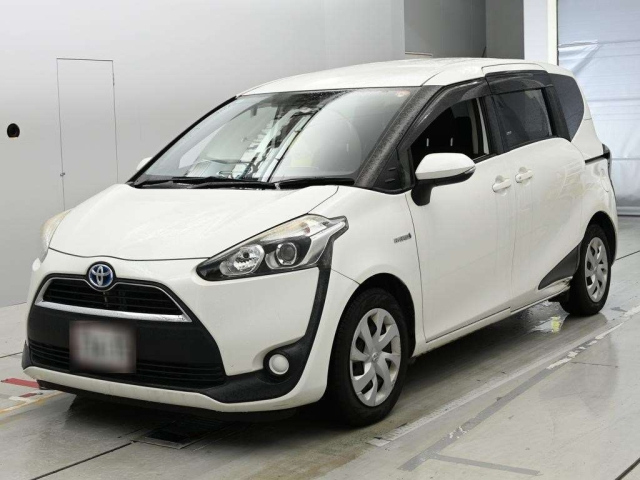 TOYOTA SIENTA — фото