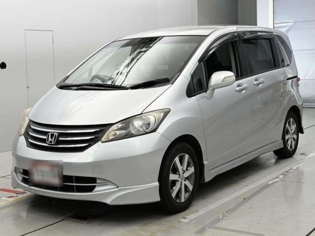 HONDA FREED — фото