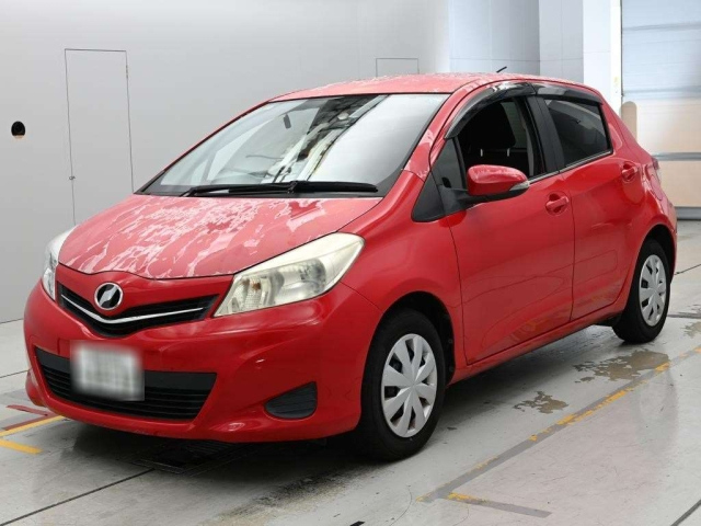 TOYOTA VITZ — фото