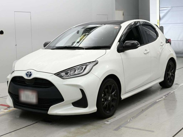 TOYOTA YARIS — фото