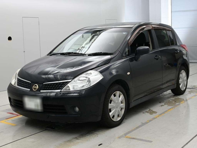 NISSAN TIIDA — фото