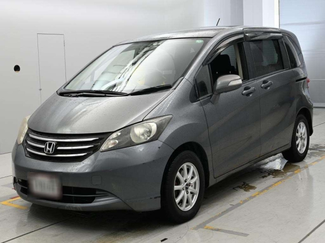 HONDA FREED — фото