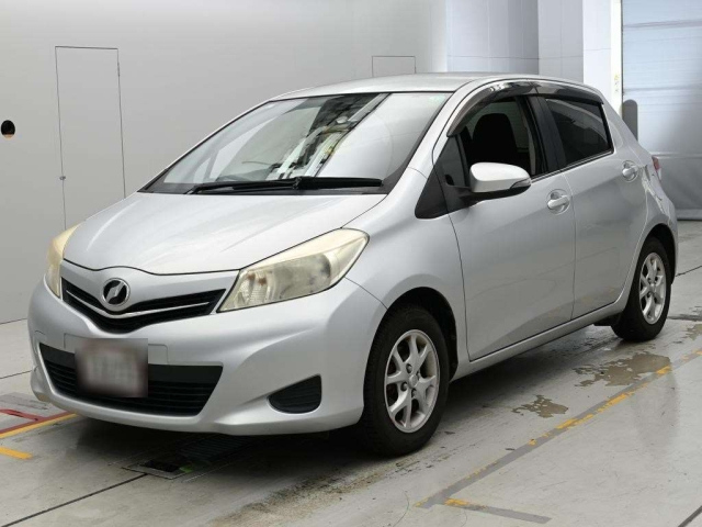 TOYOTA VITZ — фото