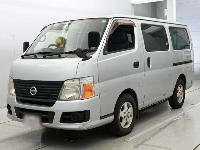 NISSAN CARAVAN — фото